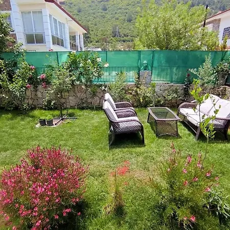 Villa Sunny Hills Oludeniz 6 Bedrooms Private Pool Villa 费特希耶